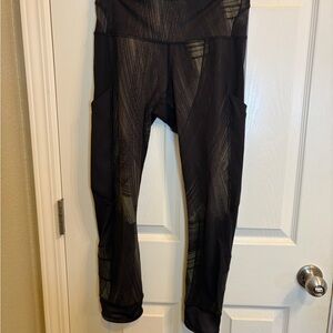 Women’s Lululemon Black & Olive Mesh Detail 24” Leggings Size 6